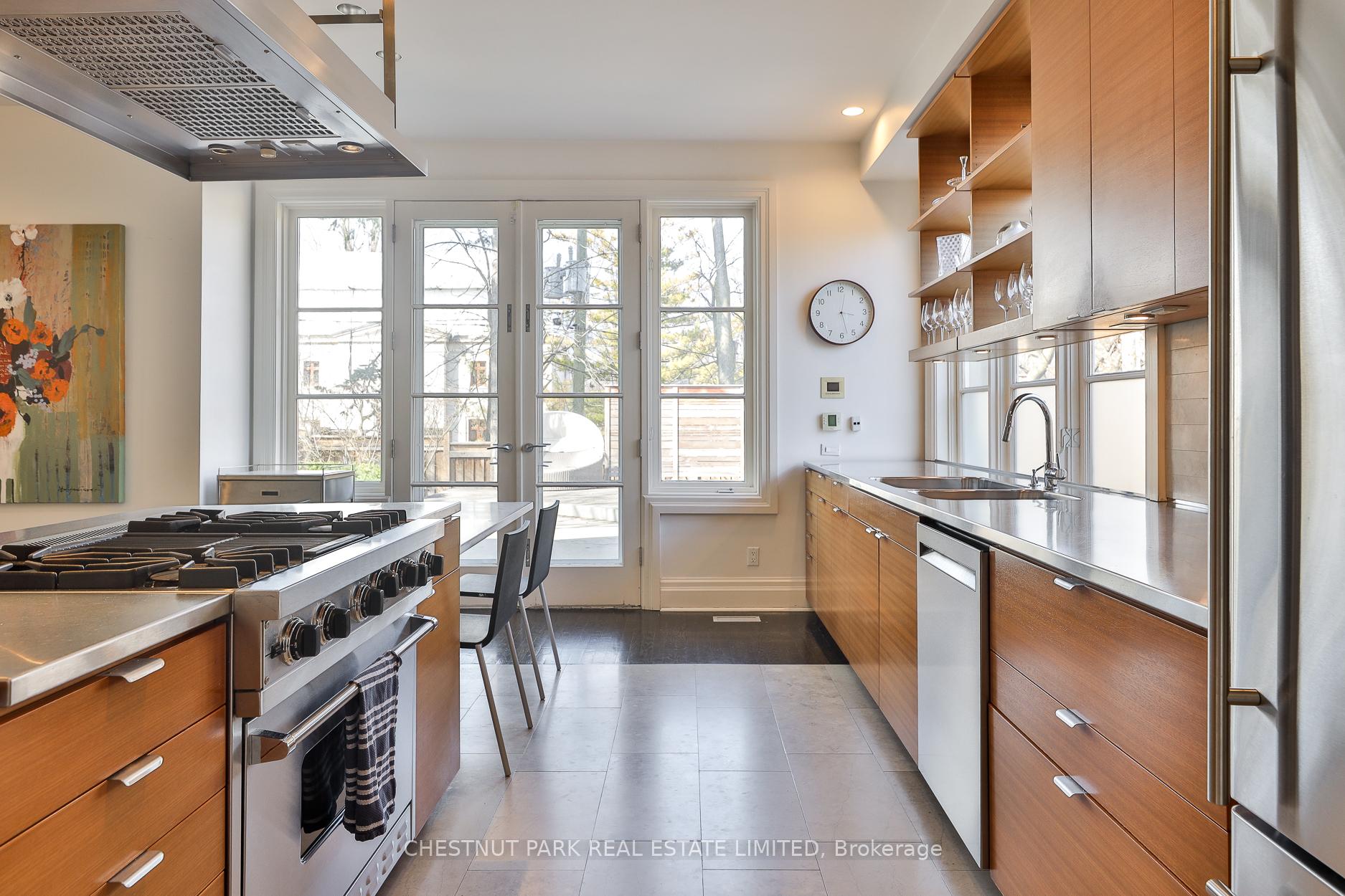 5 Bedroom Single Family Home/House's Image 8