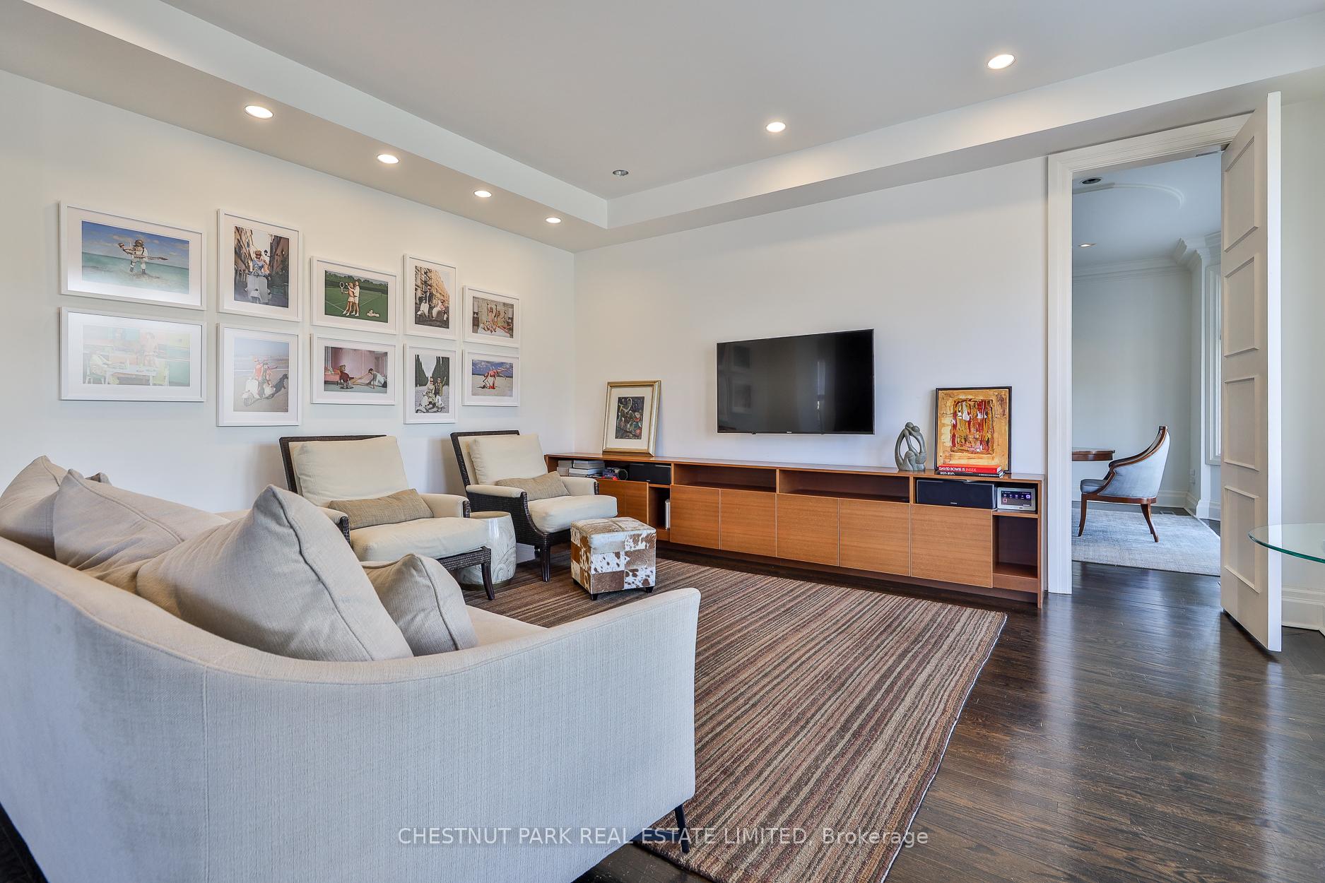 5 Bedroom Single Family Home/House's Image 10