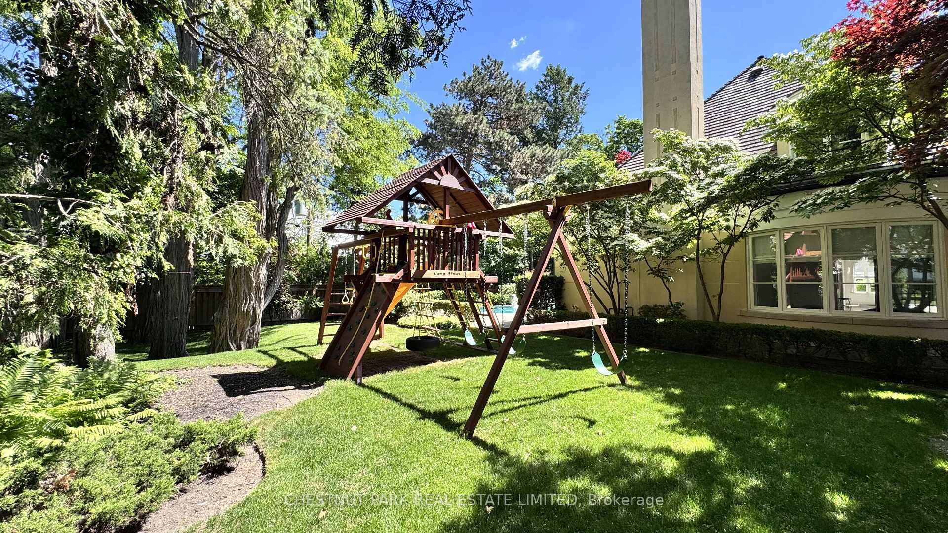 5 Bedroom Single Family Home/House's Image 28