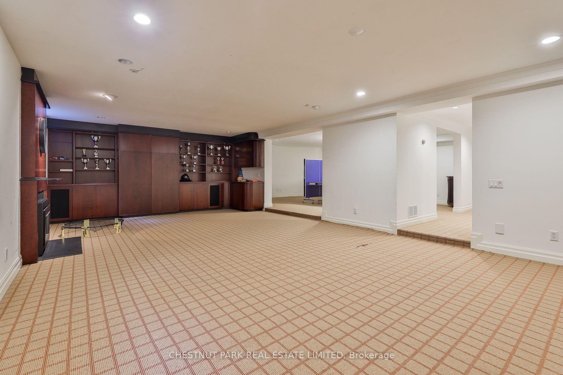 5 Bedroom Single Family Home/House's Image 25