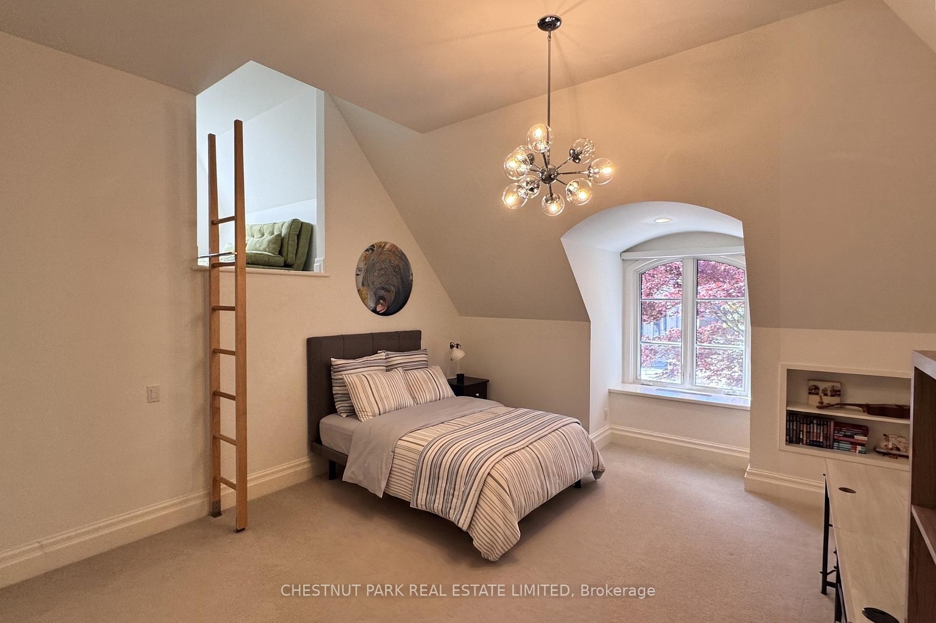 5 Bedroom Single Family Home/House's Image 22