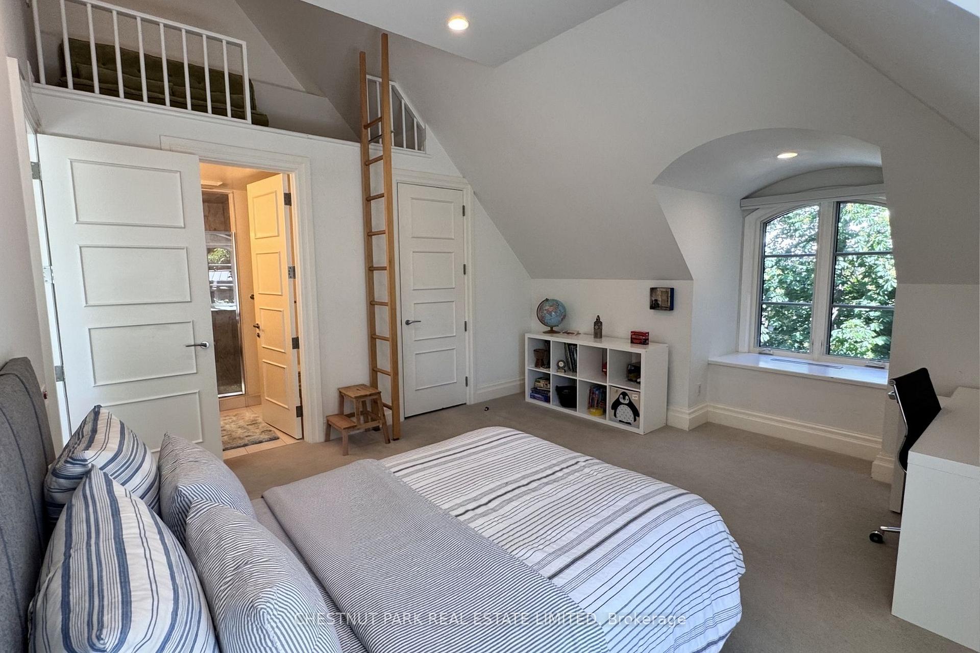 5 Bedroom Single Family Home/House's Image 21