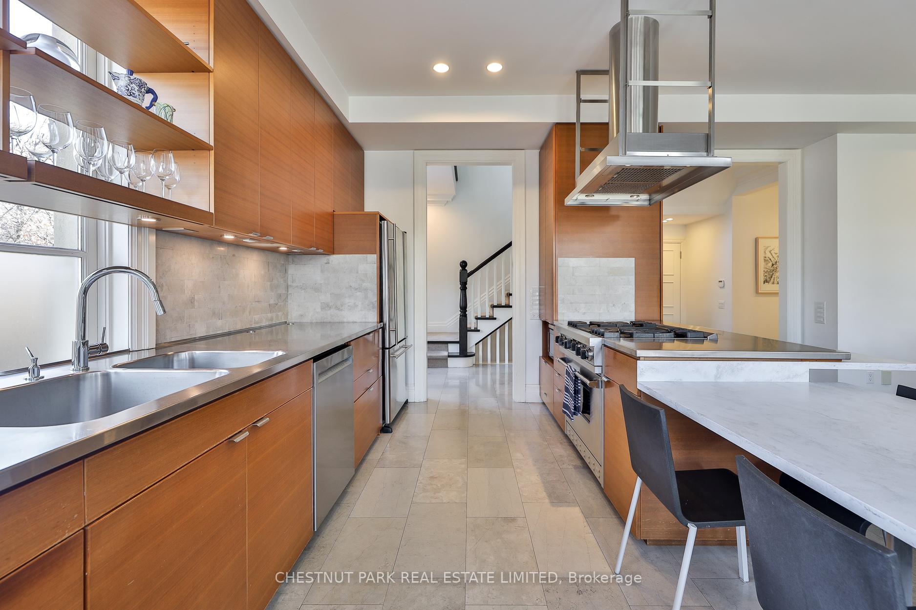 5 Bedroom Single Family Home/House's Image 6