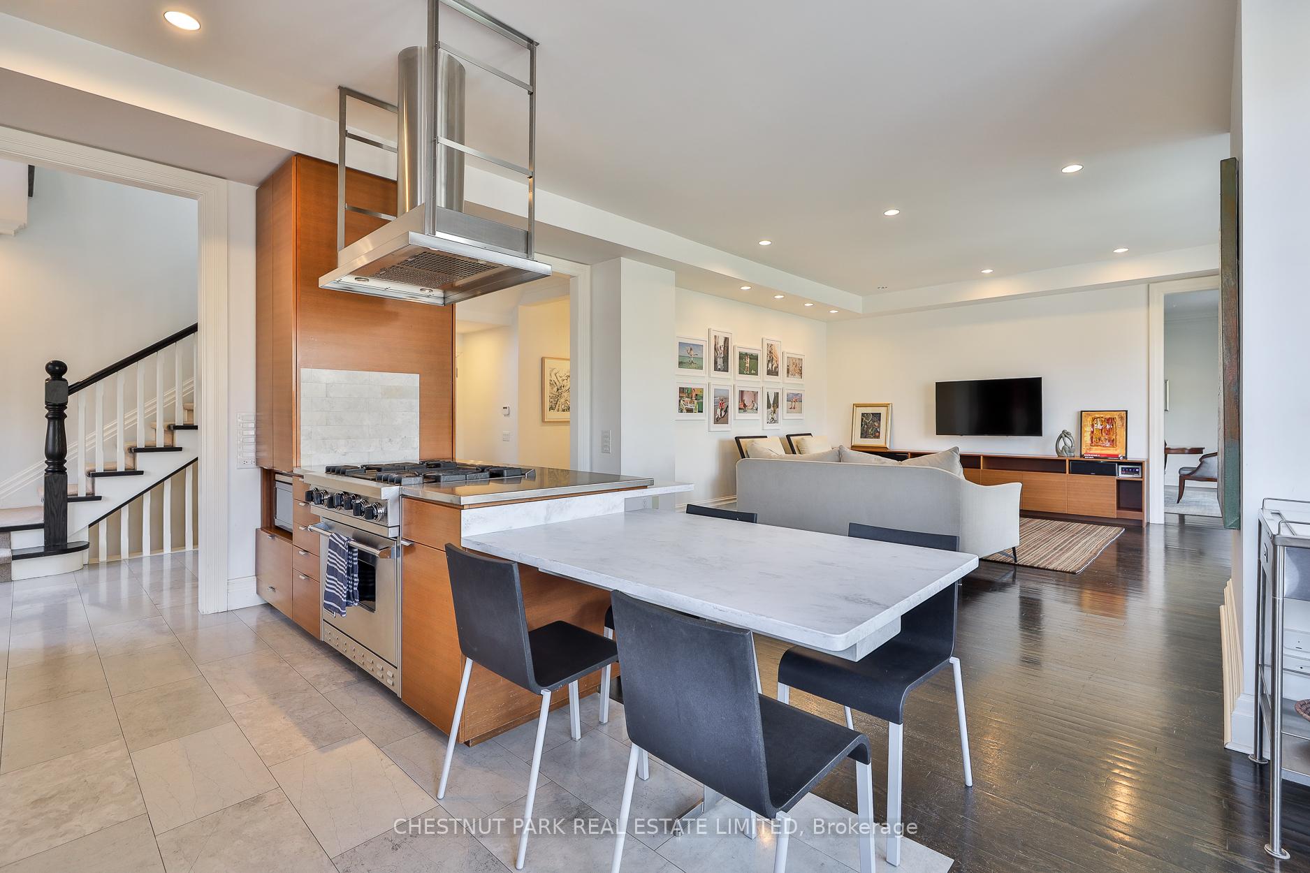 5 Bedroom Single Family Home/House's Image 7