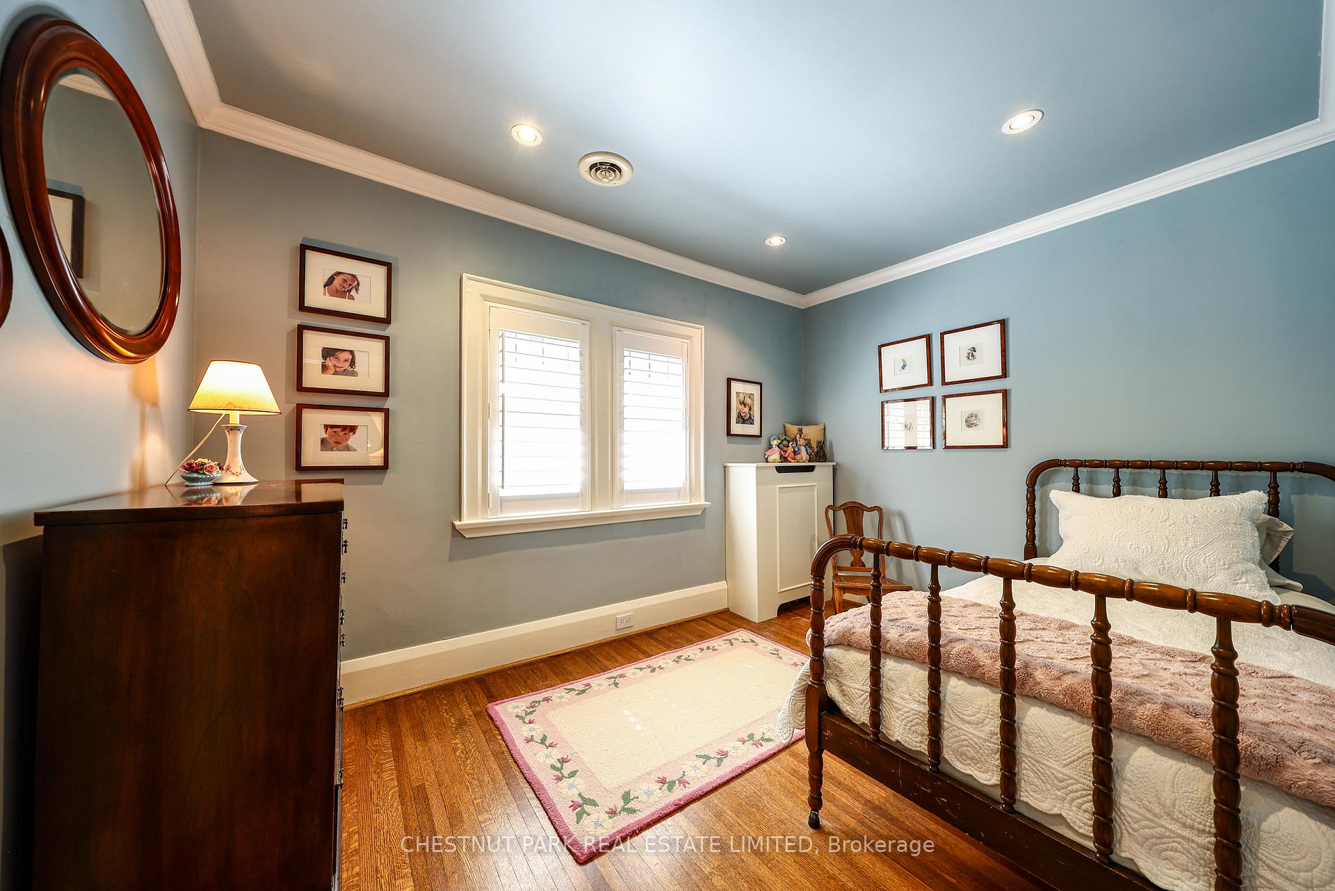 5 Bedroom Single Family Home/House's Image 16