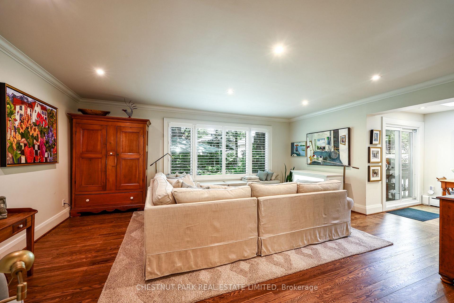 5 Bedroom Single Family Home/House's Image 6