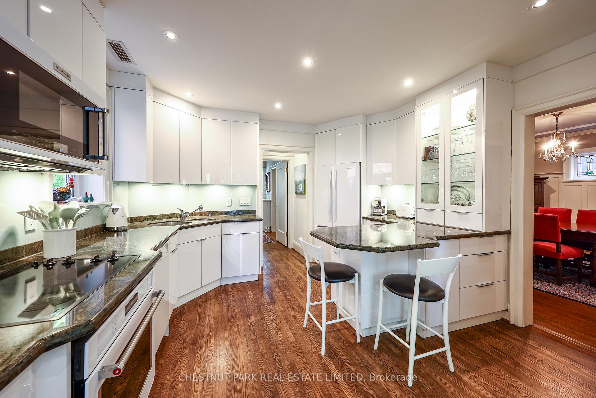 5 Bedroom Single Family Home/House's Image 11