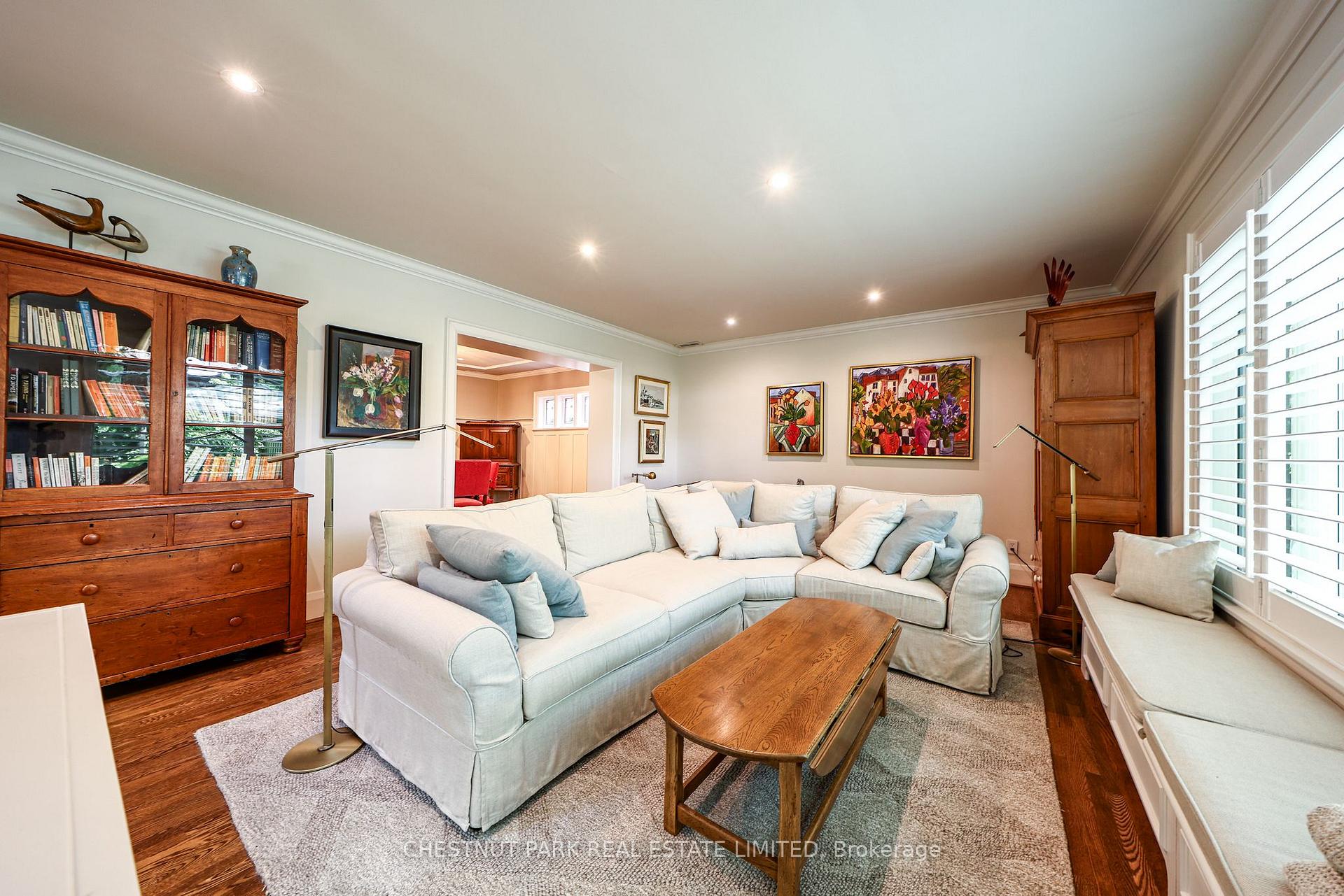 5 Bedroom Single Family Home/House's Image 7