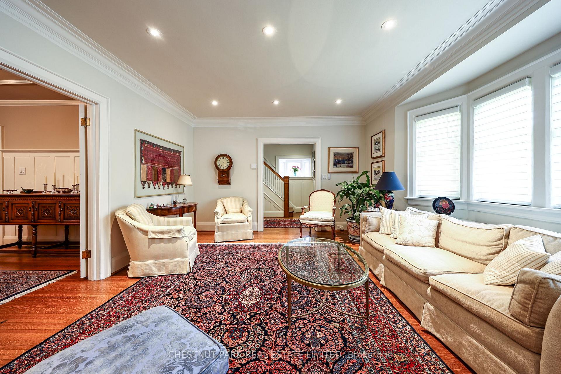 5 Bedroom Single Family Home/House's Image 3