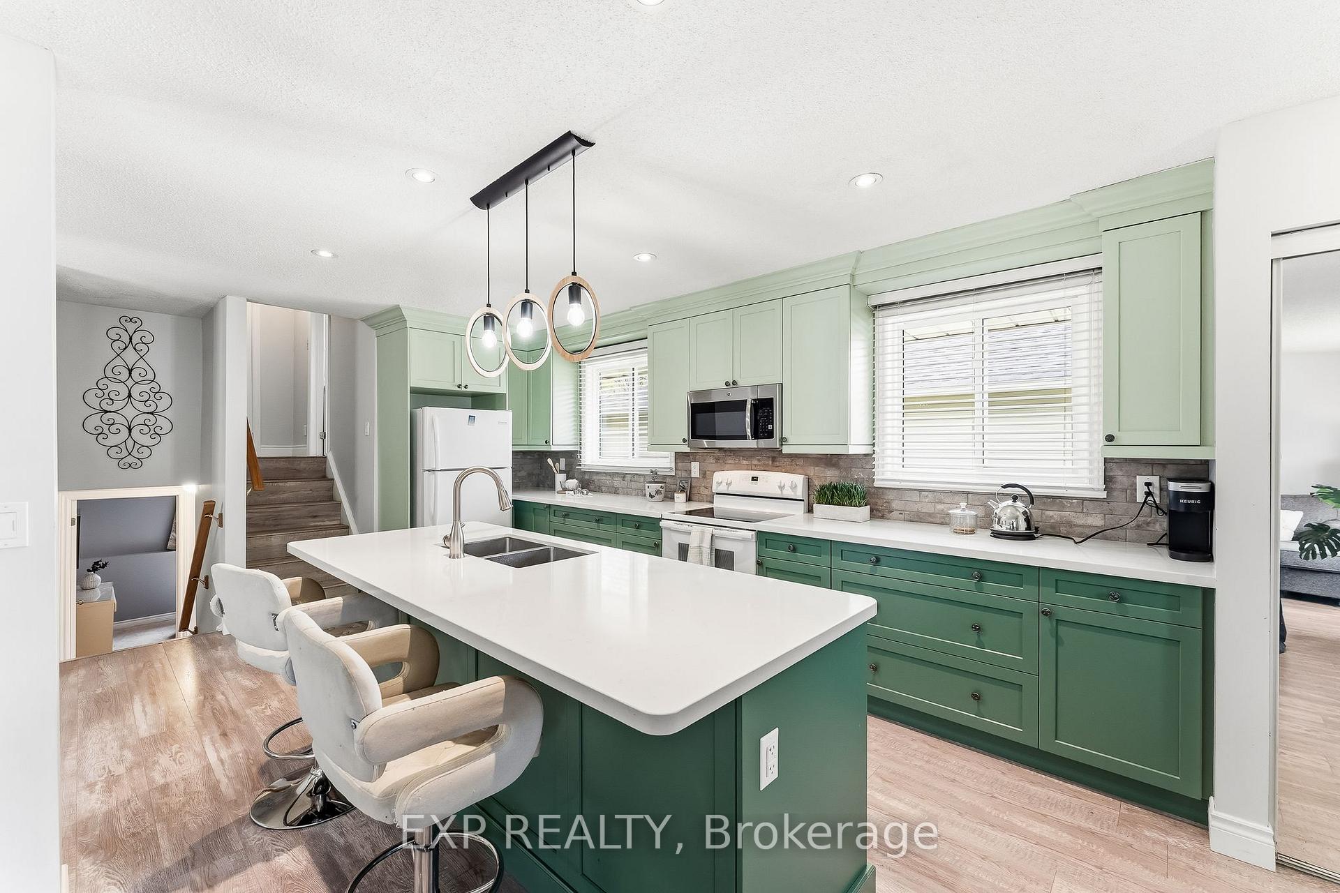 570 Annandale Street Oshawa Ontario Canada Sale residential Mike McMahon Right at Home Realty, Brokerage*