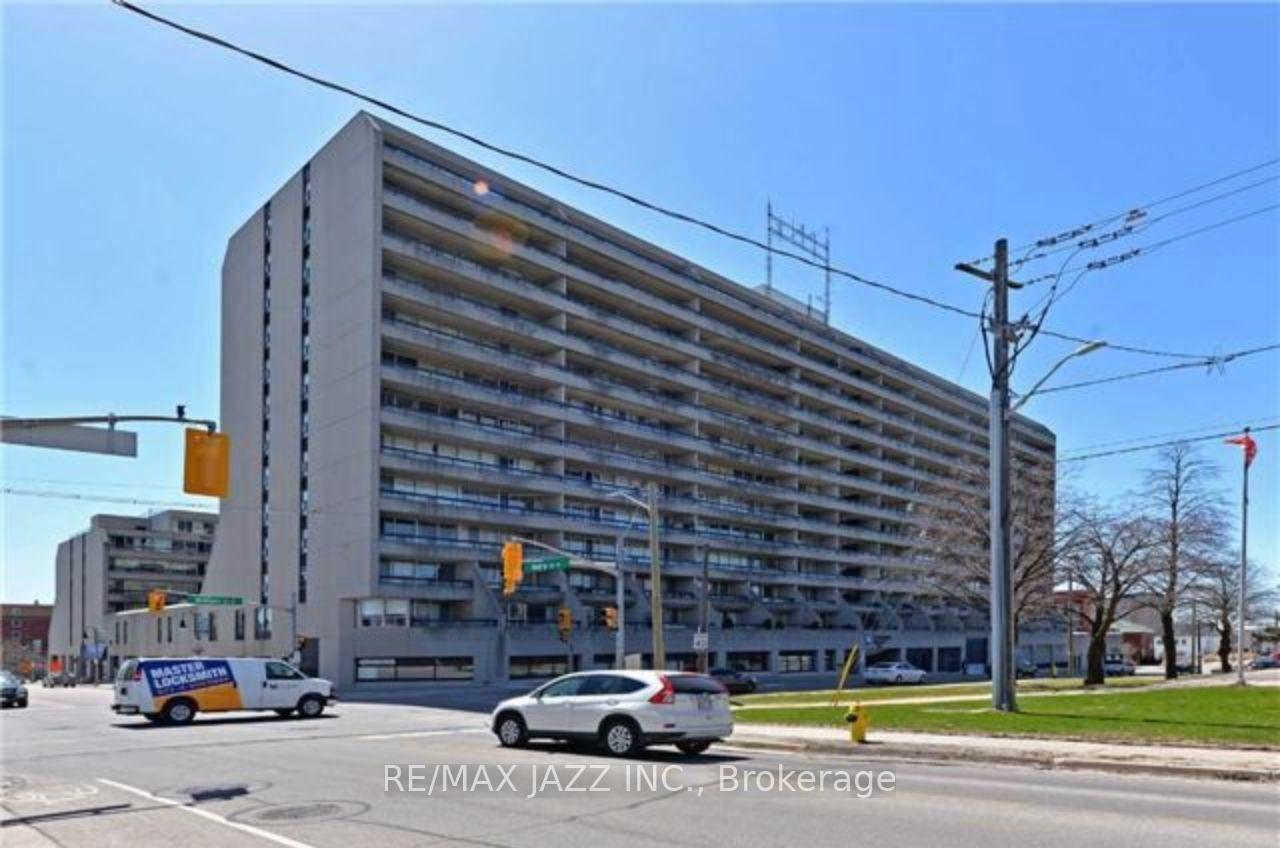 716 - 55 William Street E Oshawa Ontario Canada Rent residential Mike McMahon Right at Home Realty, Brokerage*