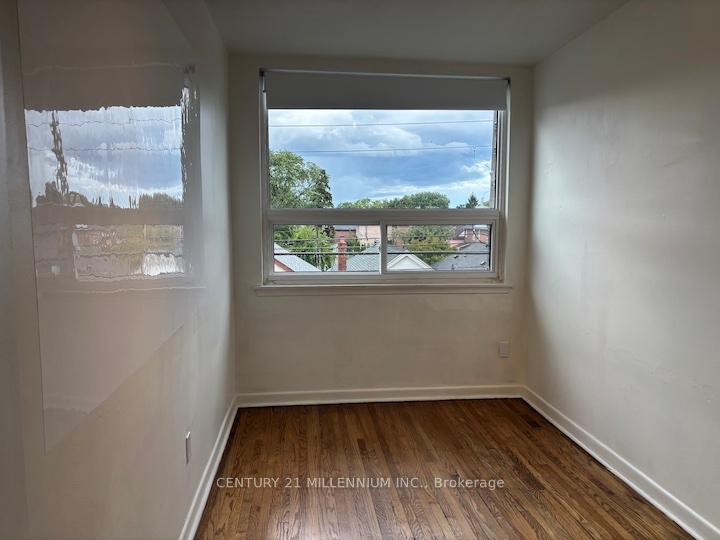 1 - 928 Pape Avenue Toronto Ontario Canada Rented residential Taeko Yamanouchi CENTURY 21 MILLENNIUM INC.
