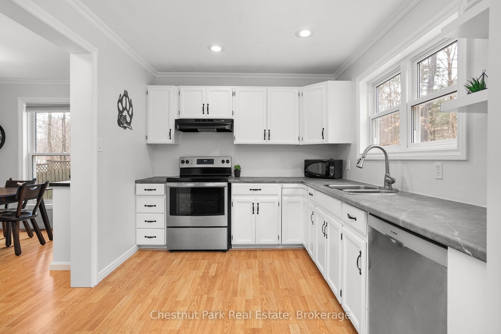 3 Bedroom Single Family Home/House's Image 8