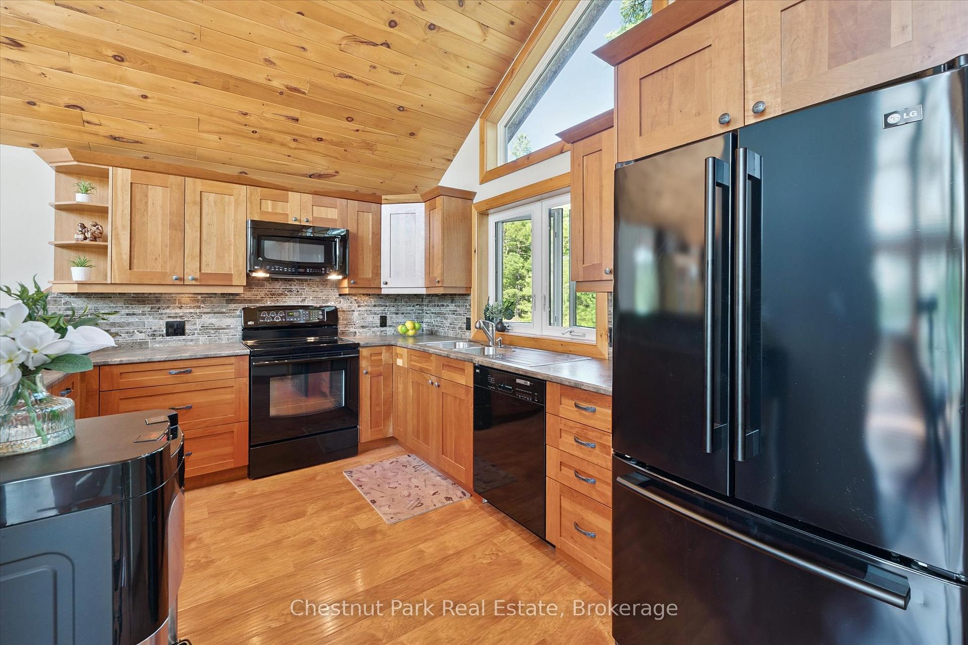3 Bedroom Single Family Home/House's Image 14