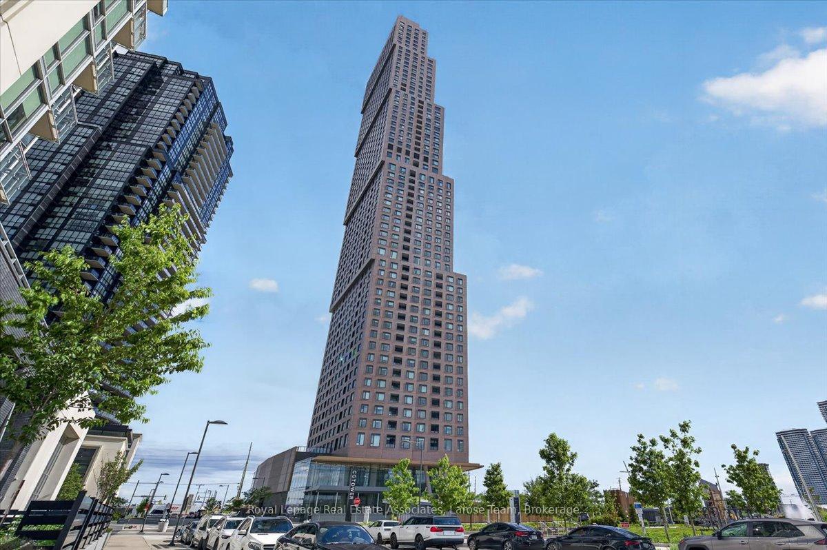 3707 - 2920 Highway 7 Road Vaughan Ontario Canada Sale residential Svetlana Krasnaya Sutton Group-Admiral Realty Inc., Brokerage *
