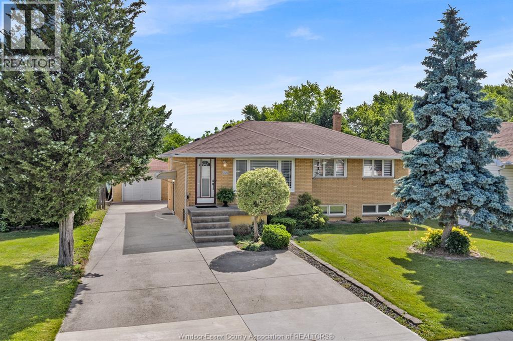 2528 Jos St Louis Windsor Ontario Canada Sale residential Nevena Malivuk Right at Home Realty, Brokerage*