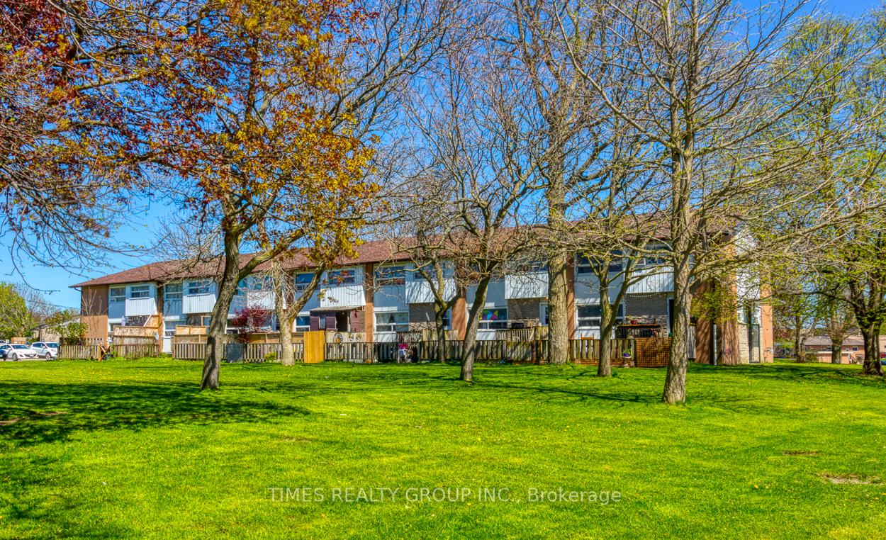 #10 - 11 Manitou Crescent W Loyalist Ontario Canada Rent residential   Times Realty Group Inc., Brokerage