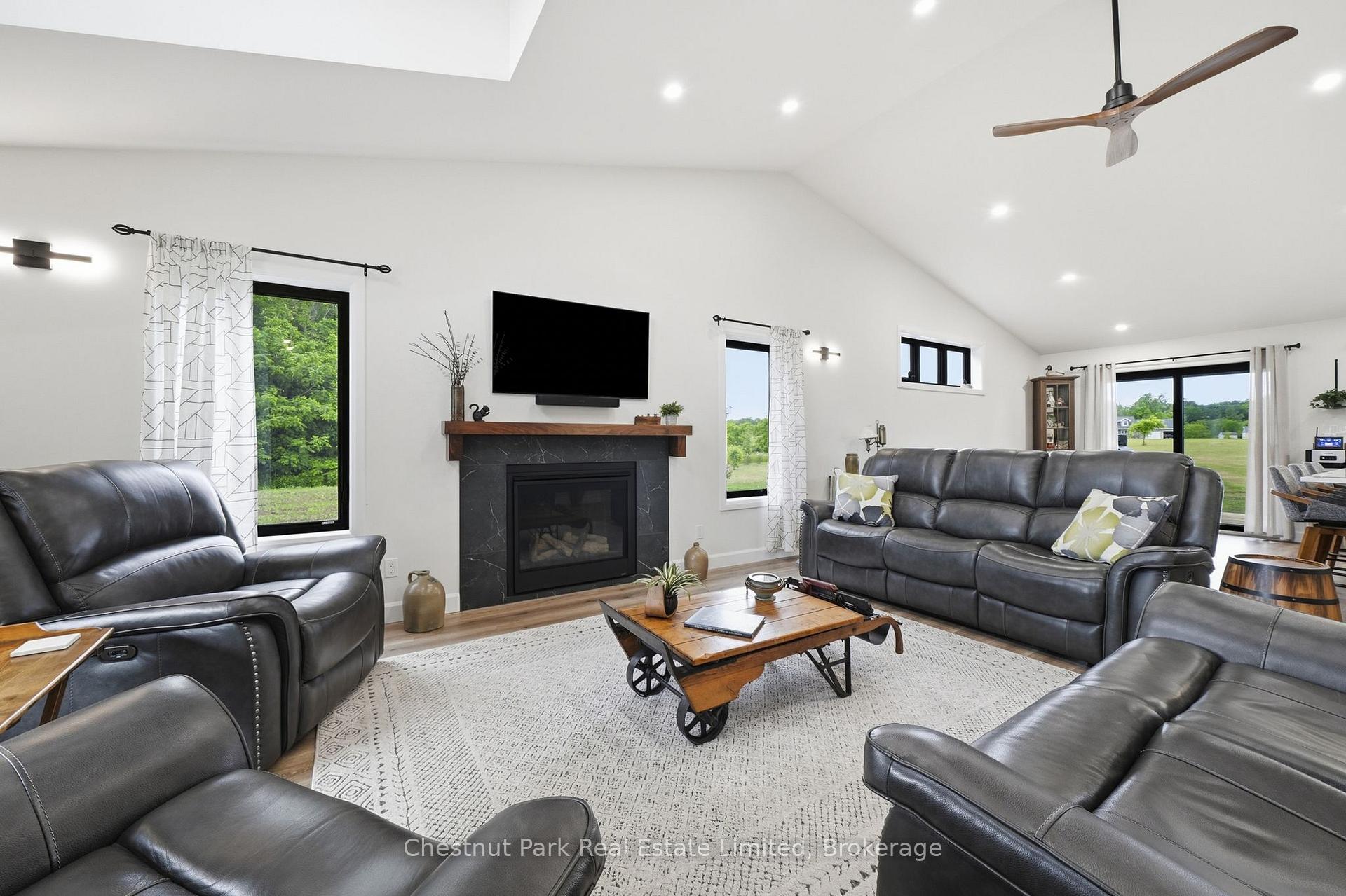 2 Bedroom Single Family Home/House's Image 3