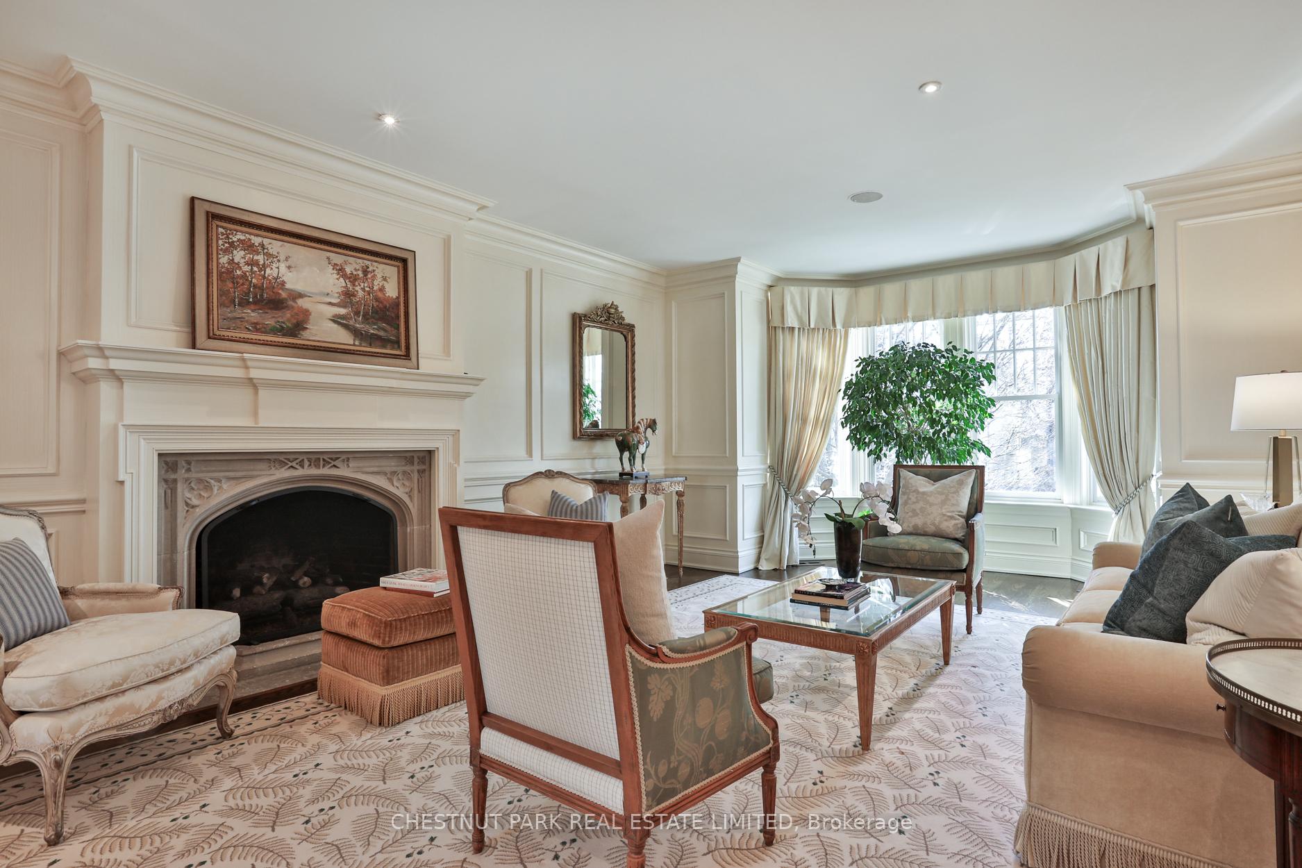 6 Bedroom Single Family Home/House's Image 9