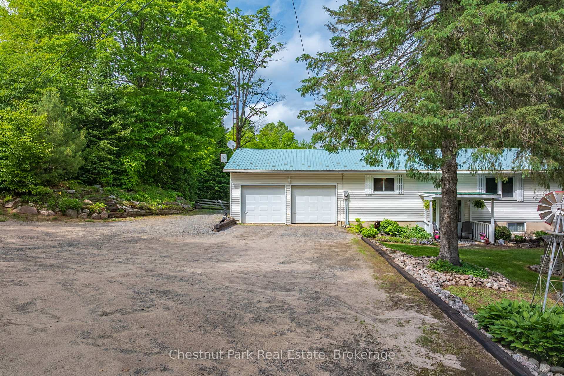 3 Bedroom Single Family Home/House's Image 43