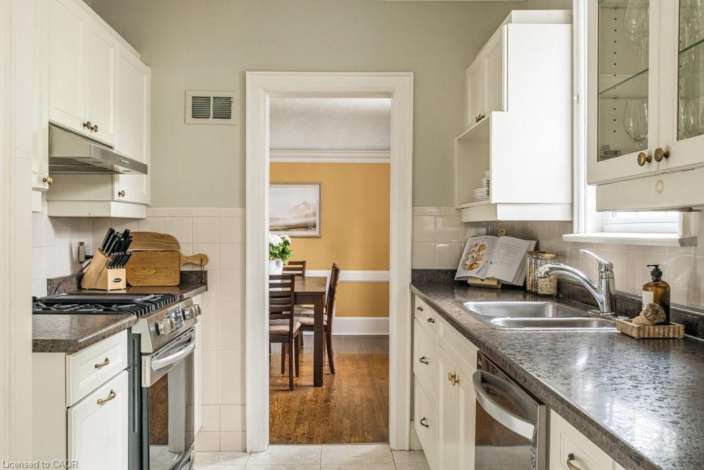 4 Bedroom Single Family Home/House's Image 13