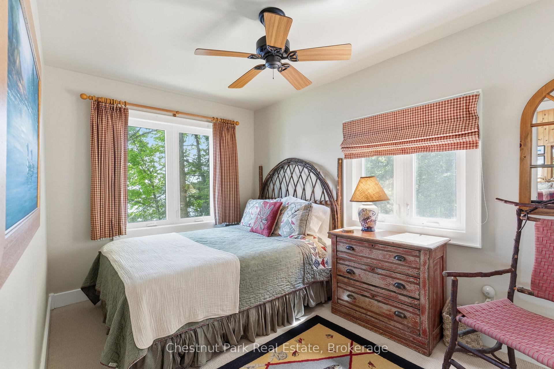 6 Bedroom Single Family Home/House's Image 28
