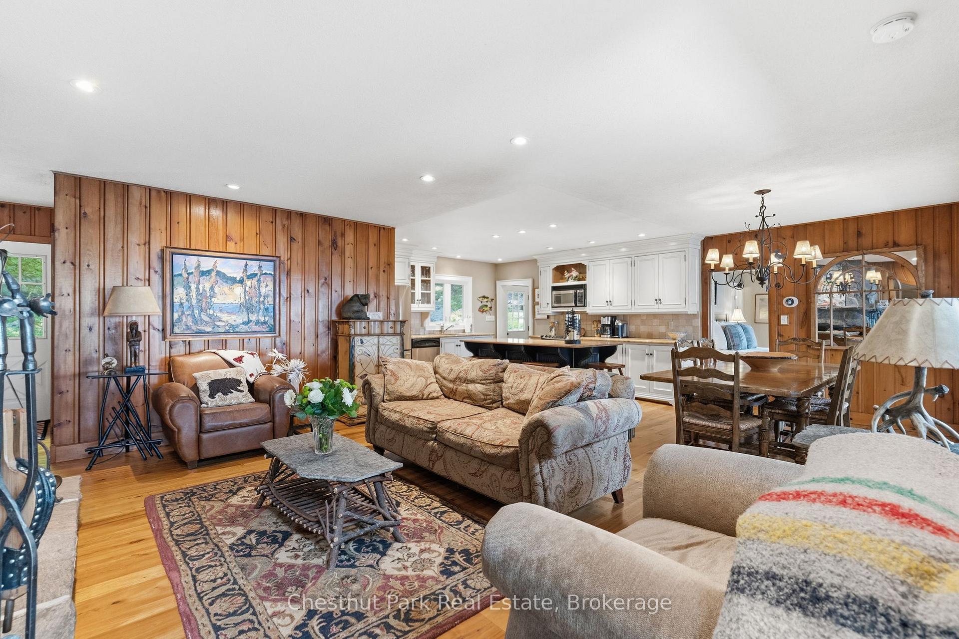 6 Bedroom Single Family Home/House's Image 17