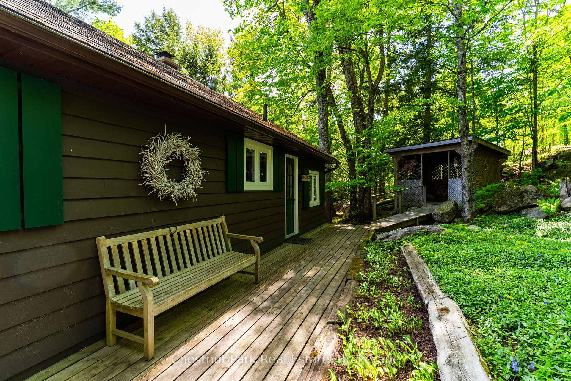 6 Bedroom Single Family Home/House's Image 9