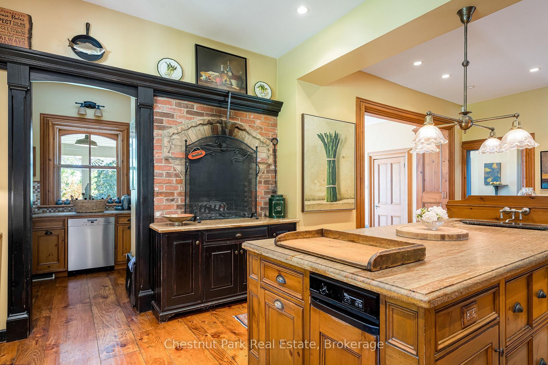 6 Bedroom Other's Image 16