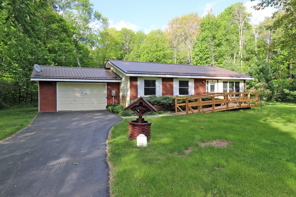 97 McCrea  Crt  Tweed Ontario Canada Sold residential Shawna Trudeau RE/MAX HALLMARK FIRST GROUP REALTY LTD. Brokerage*