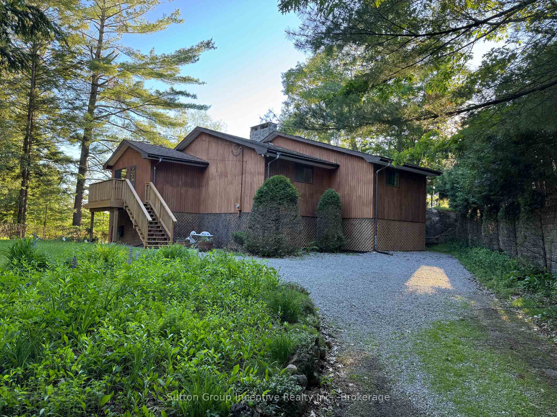 1017 Goldfinch Court Gravenhurst Ontario Canada Sale residential   Sutton Group Incentive Realty Inc.,Brokerage*