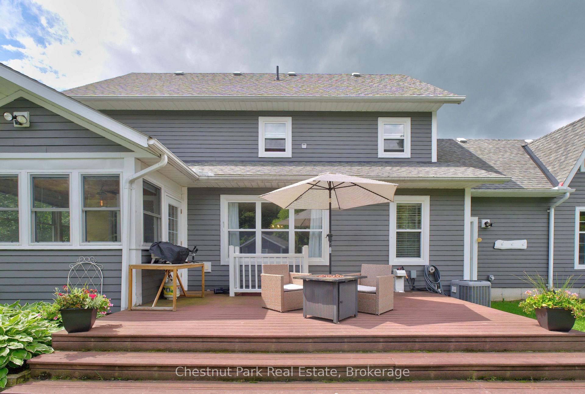 5 Bedroom Single Family Home/House's Image 4