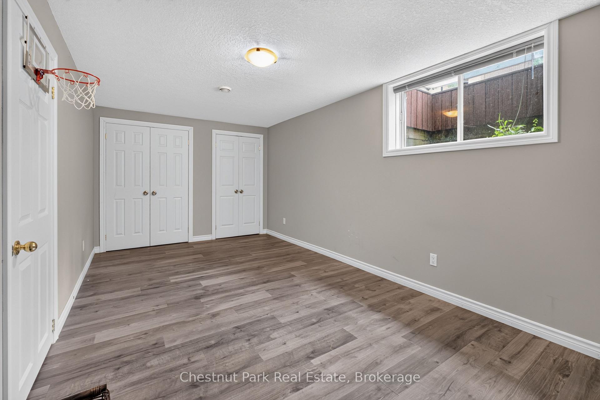 5 Bedroom Single Family Home/House's Image 22