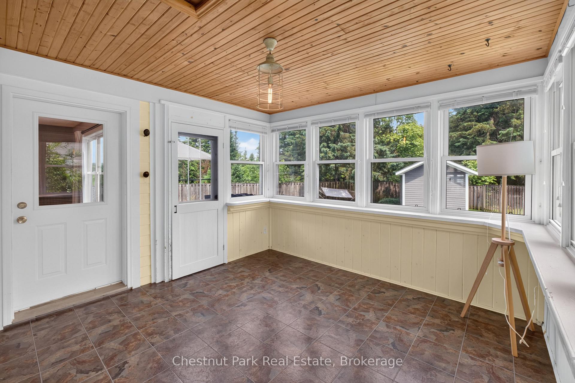 5 Bedroom Single Family Home/House's Image 13