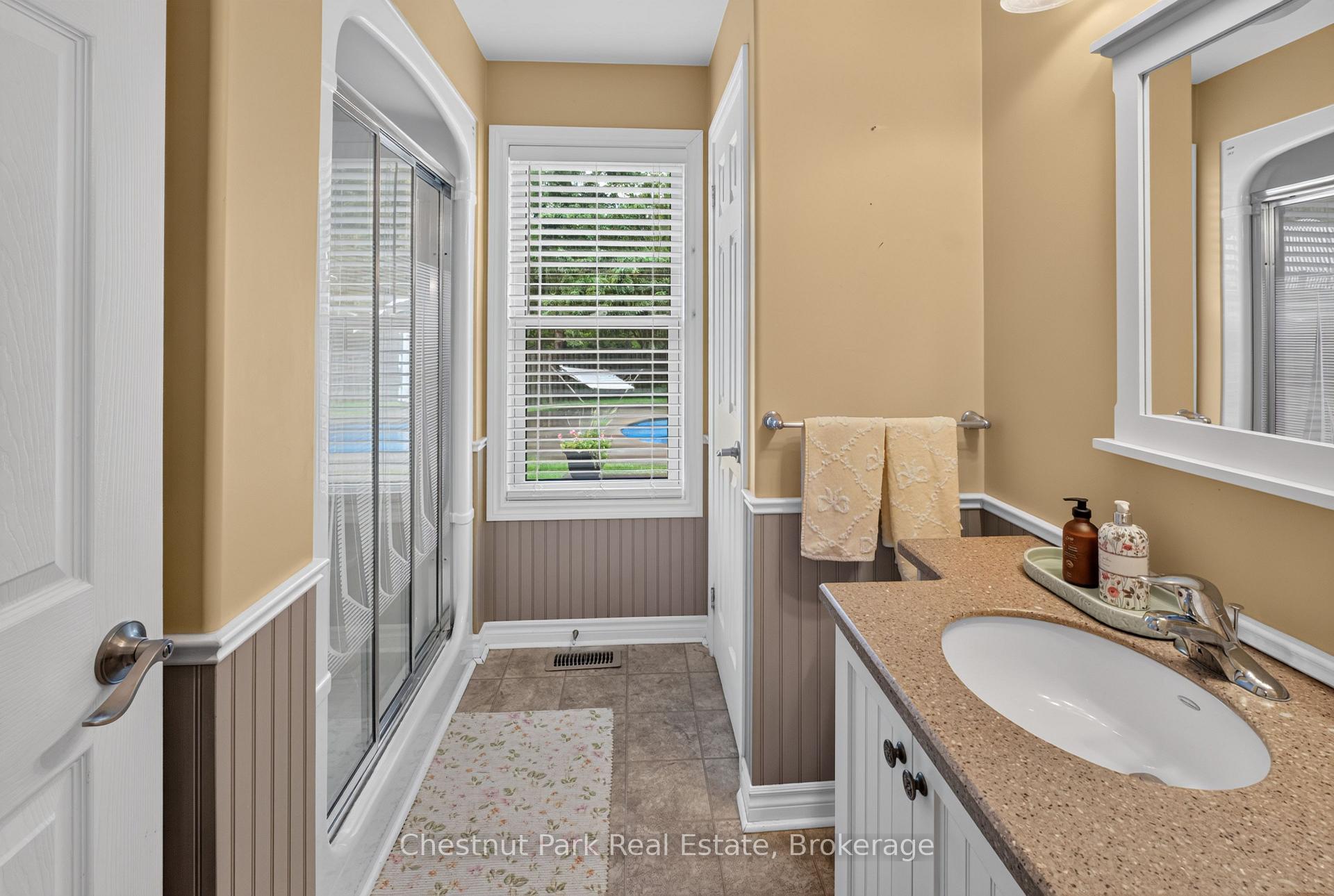 5 Bedroom Single Family Home/House's Image 12