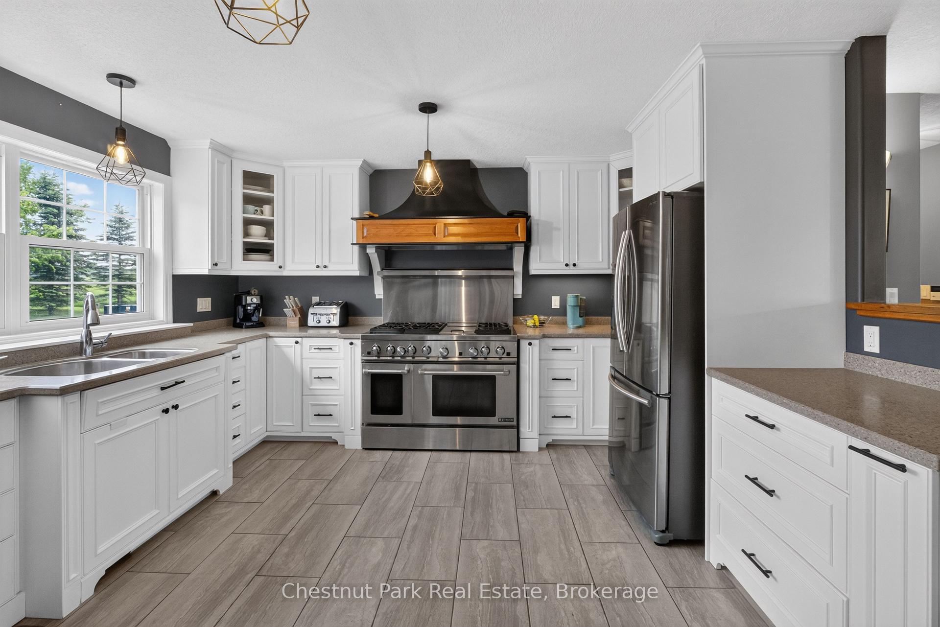 5 Bedroom Single Family Home/House's Image 7