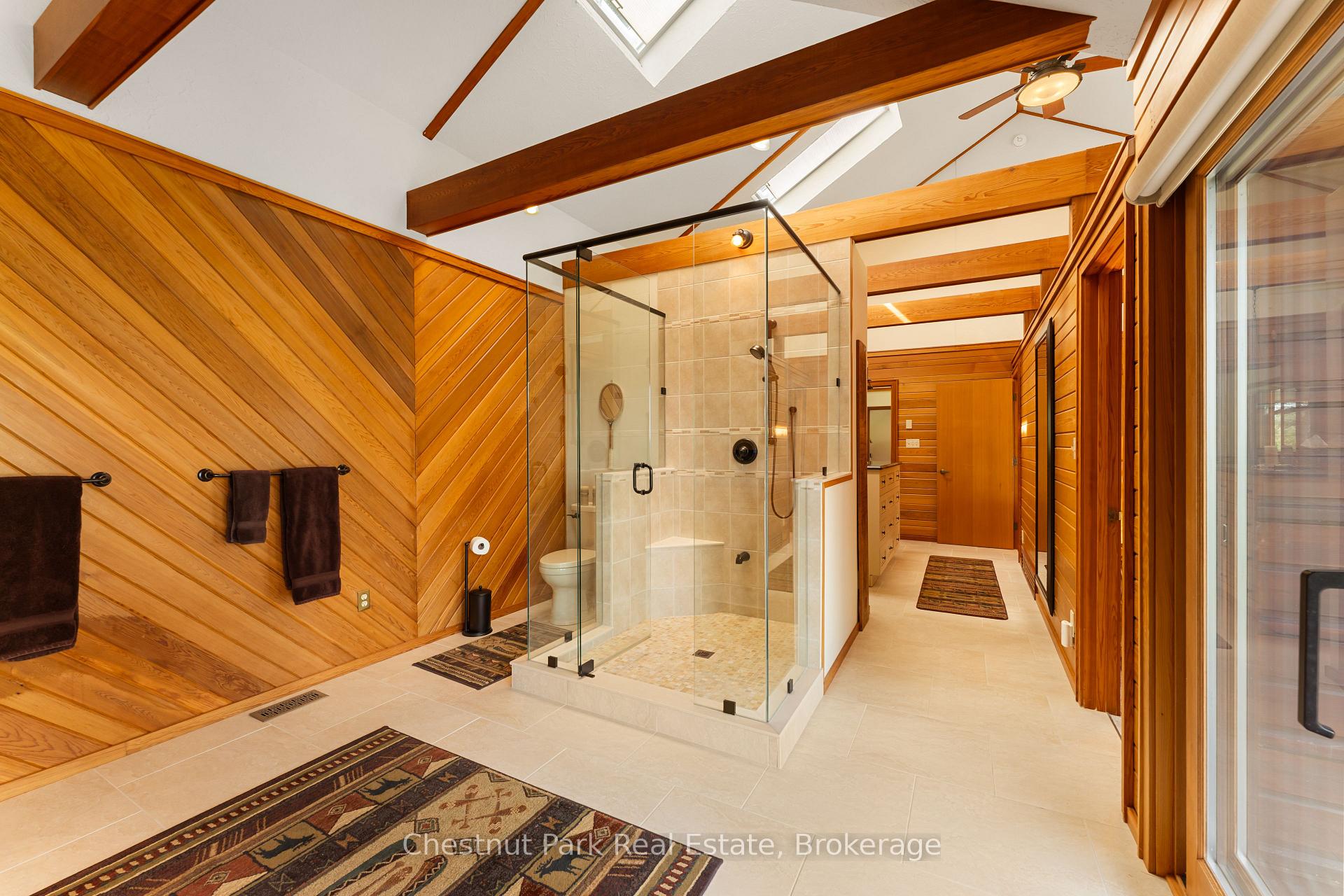 5 Bedroom Single Family Home/House's Image 13