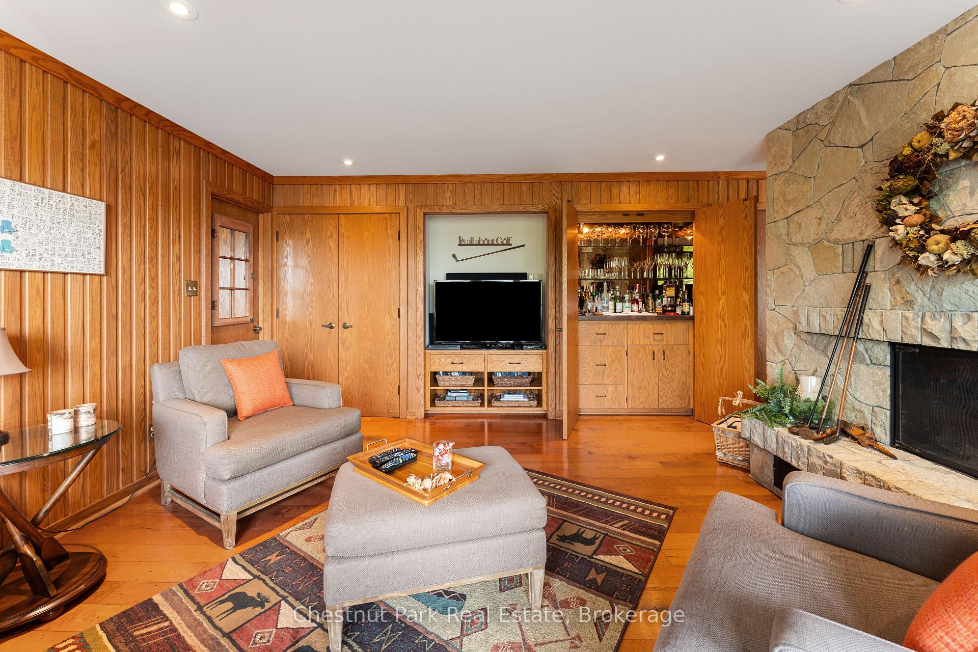 5 Bedroom Single Family Home/House's Image 11
