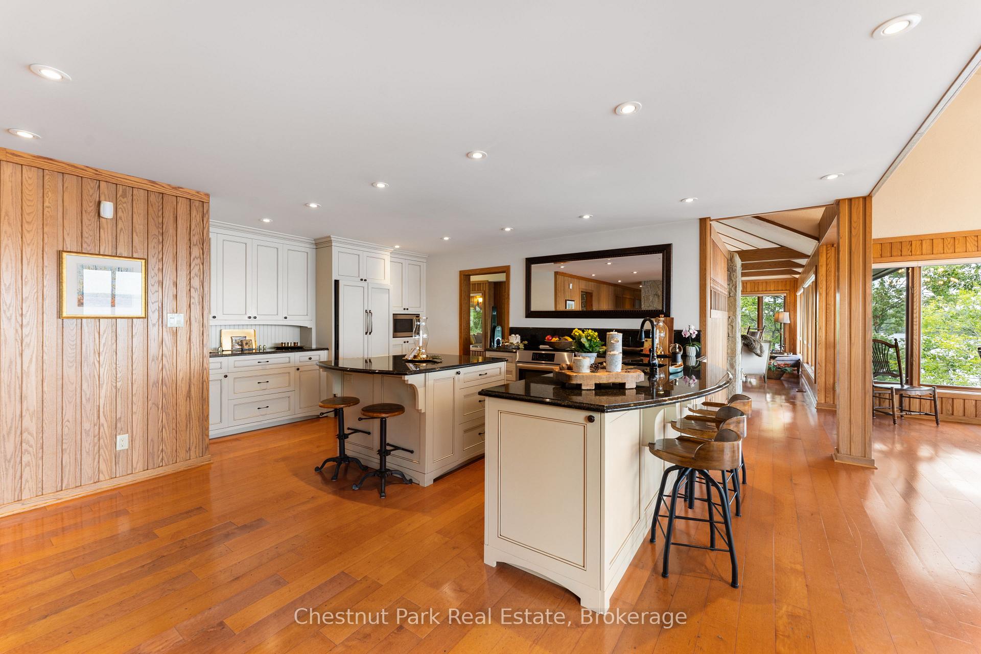 5 Bedroom Single Family Home/House's Image 8