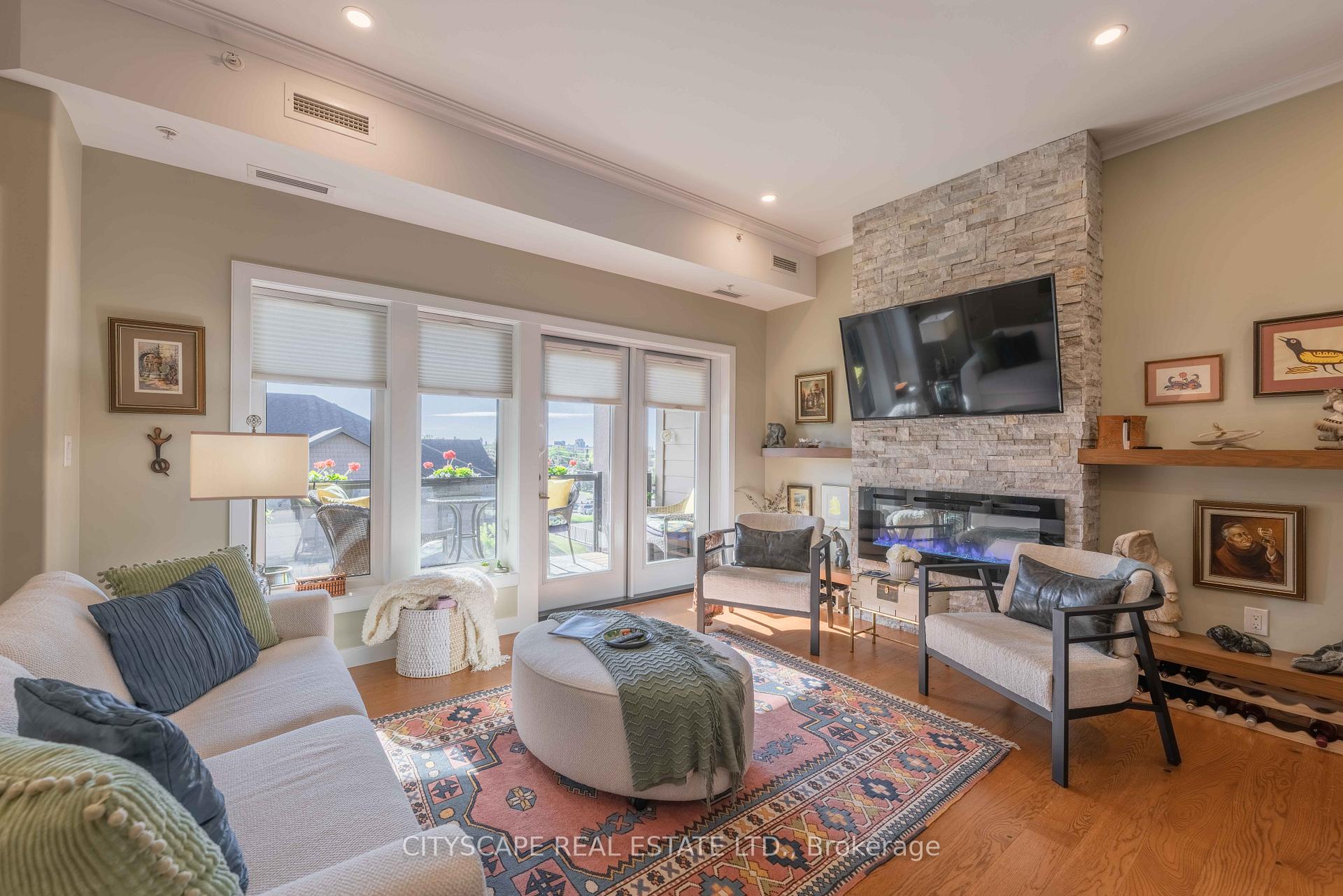 112 - 200 Oasis Lane Thunder Bay Ontario Canada Sale residential Rafay Shahdin Cityscape Real Estate Ltd., Brokerage 