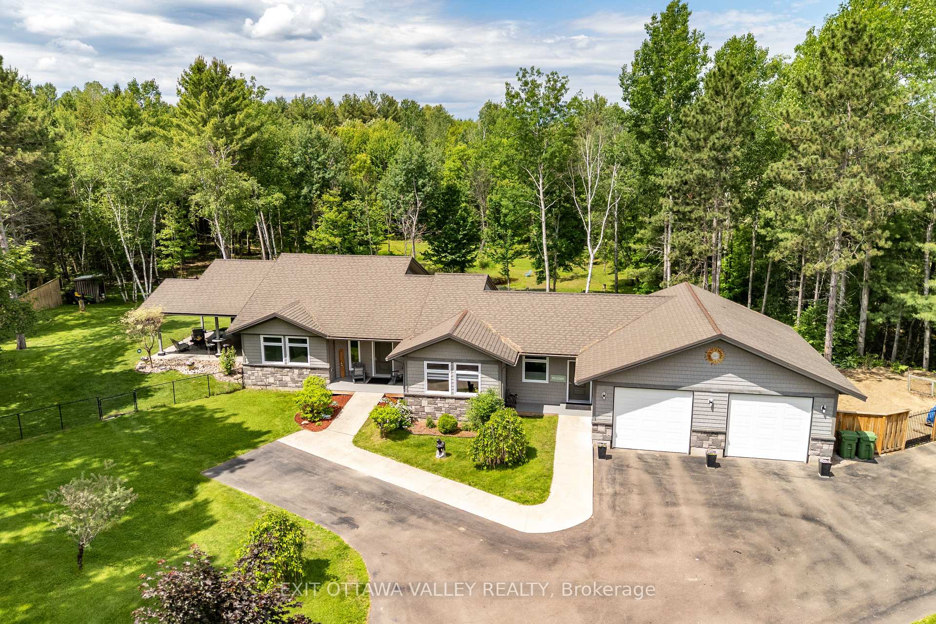 301 DORAN Road Petawawa Ontario Canada Sale residential   James J. Hickey Realty Ltd., Brokerage