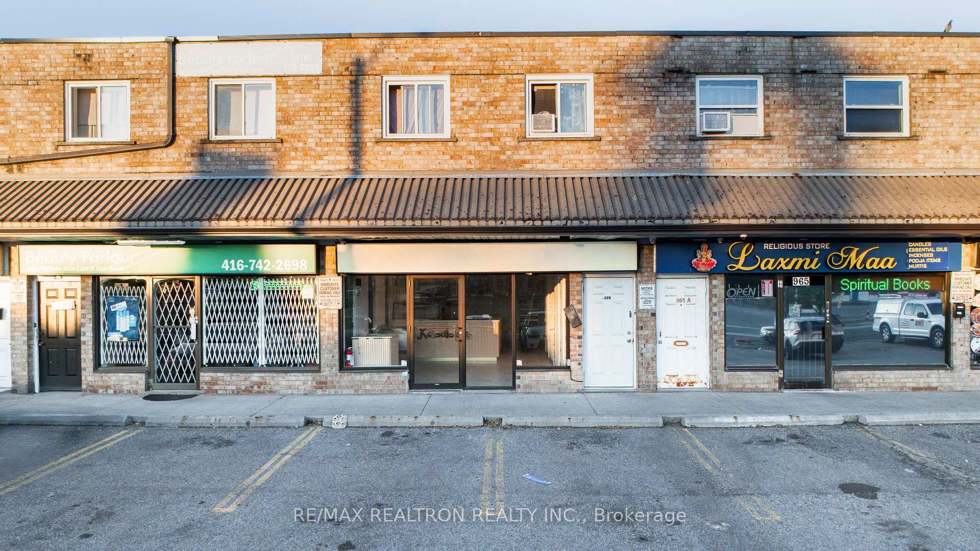 963 Albion Road N Toronto Ontario Canada Sale commercial Zac Koshy RE/MAX Realtron Realty Inc., Brokerage*