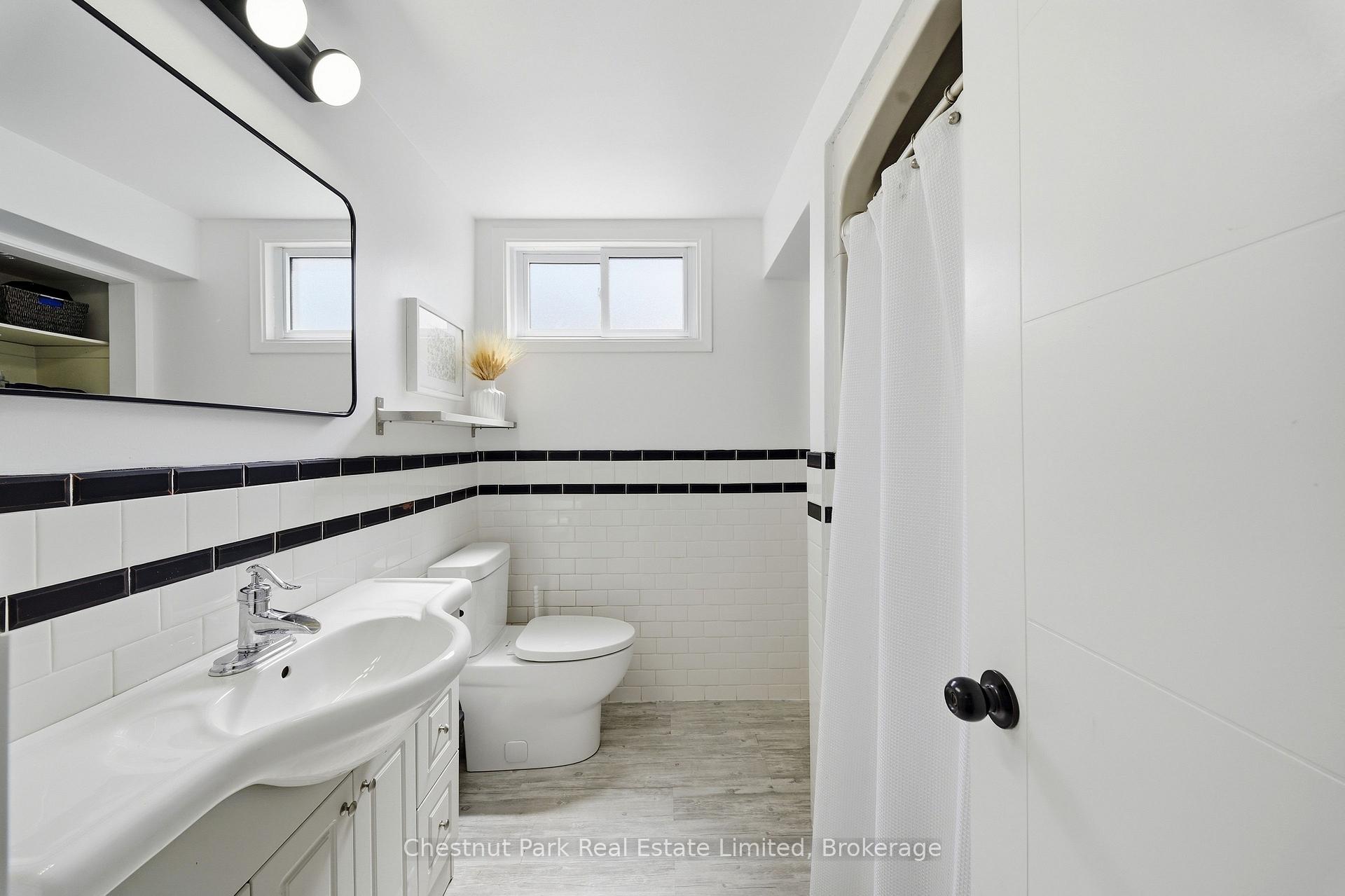 3 Bedroom Single Family Home/House's Image 27