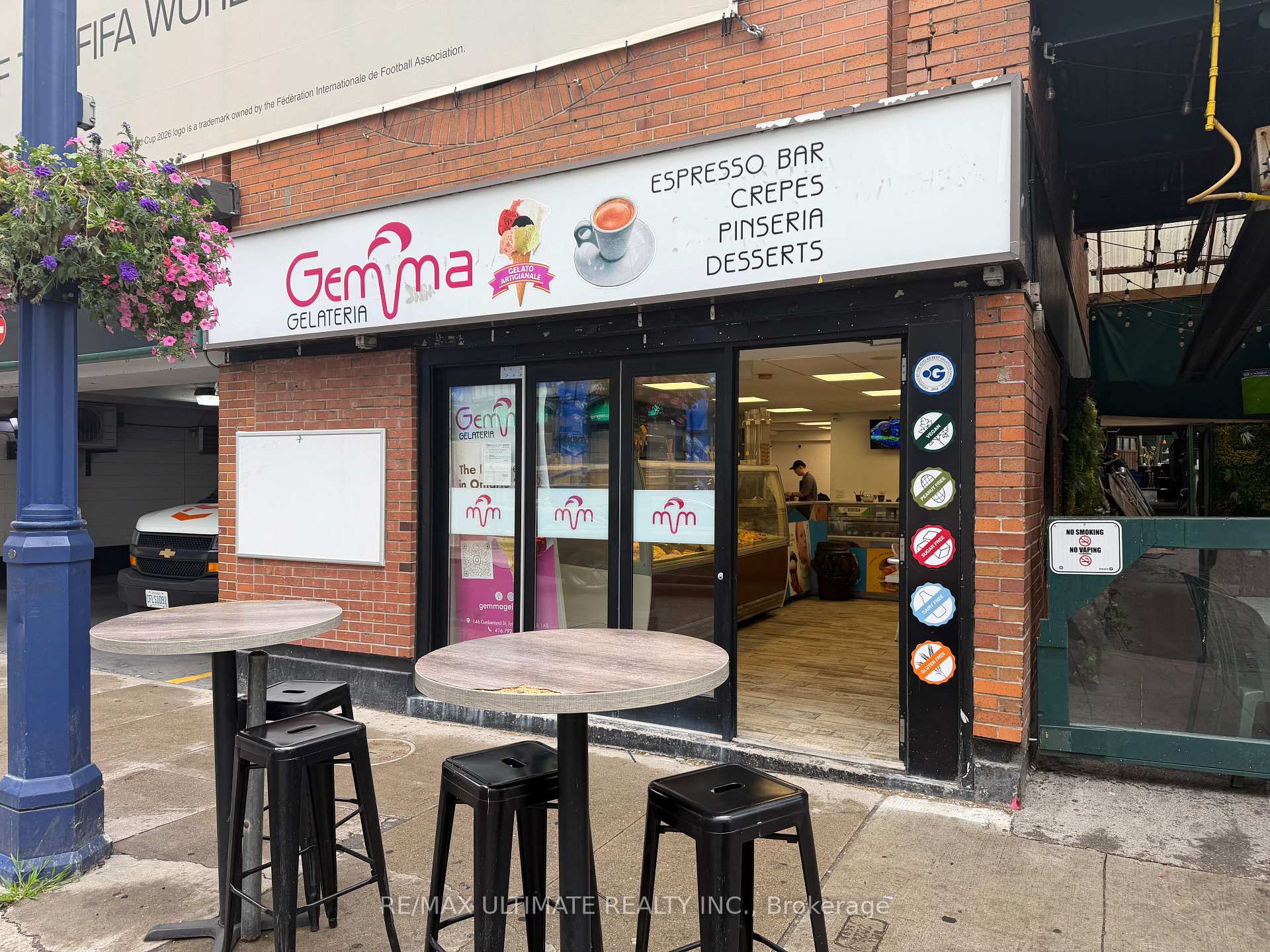146 Cumberland Street Toronto Ontario Canada Sale commercial Gilbert Lopes RE/MAX Ultimate Realty, Brokerage *