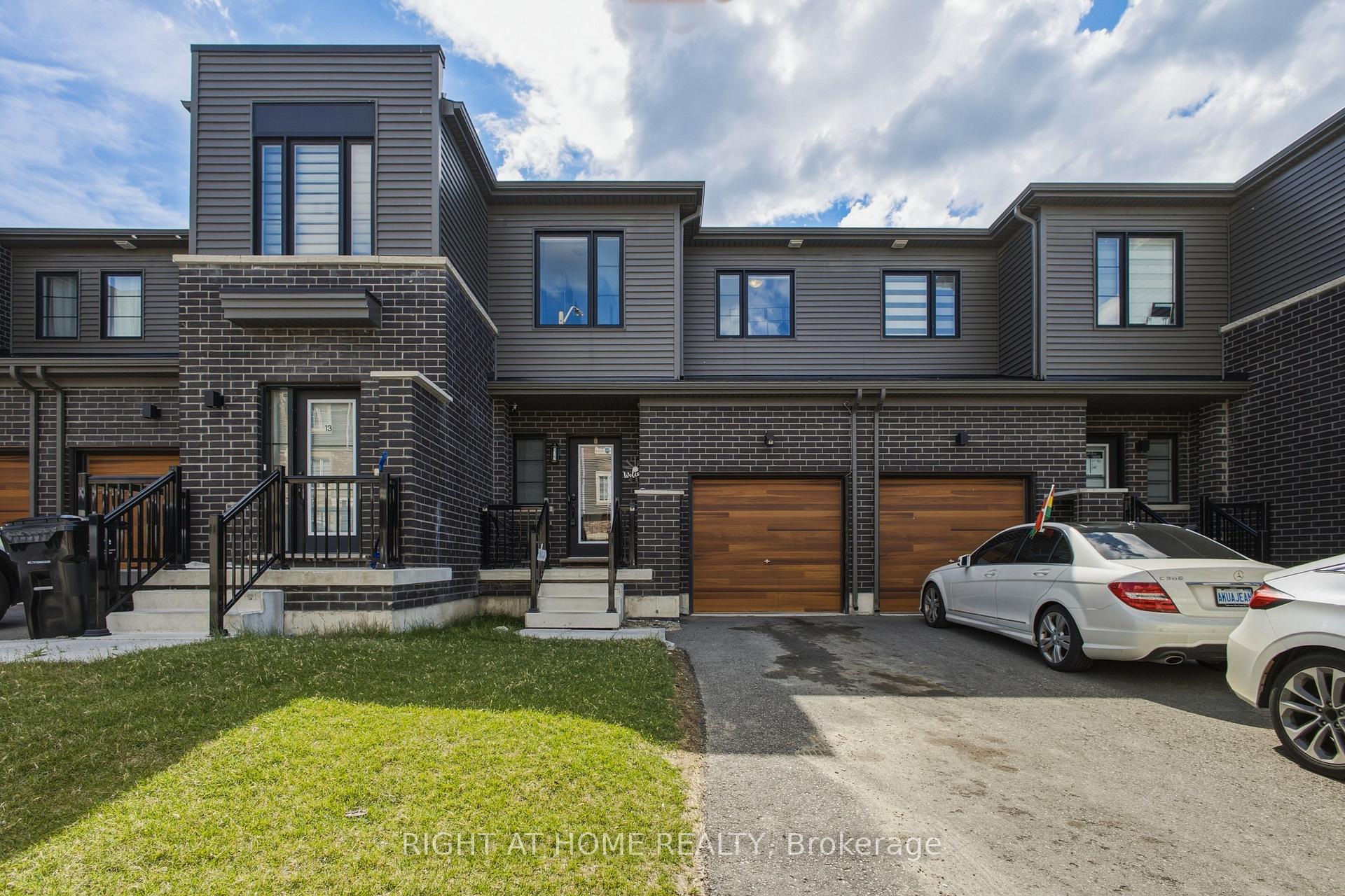 15 Hay Lane Barrie Ontario Canada Sale residential Dave Moore RE/MAX Hallmark Chay Realty, Brokerage*