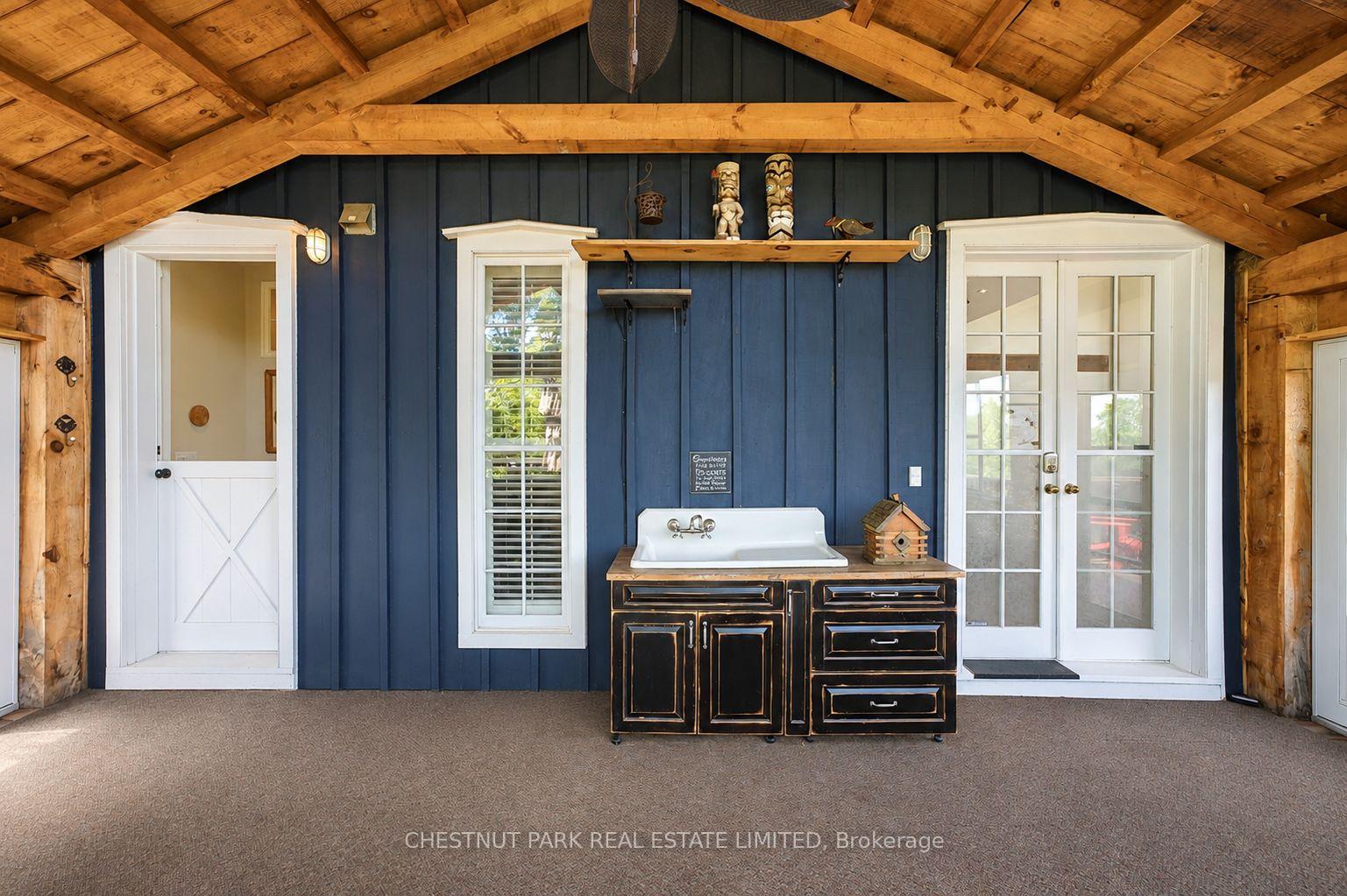 4 Bedroom Single Family Home/House's Image 3