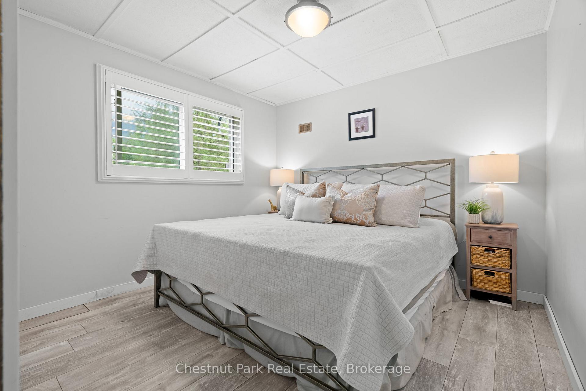 5 Bedroom Single Family Home/House's Image 8