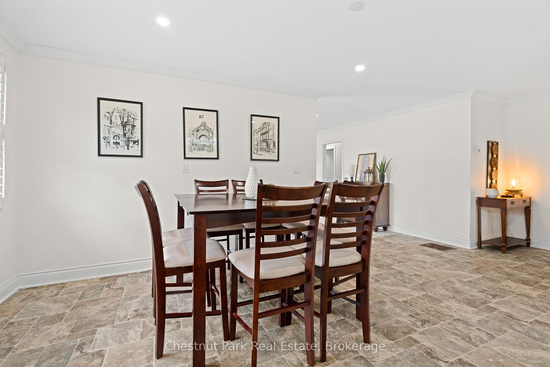 5 Bedroom Single Family Home/House's Image 7