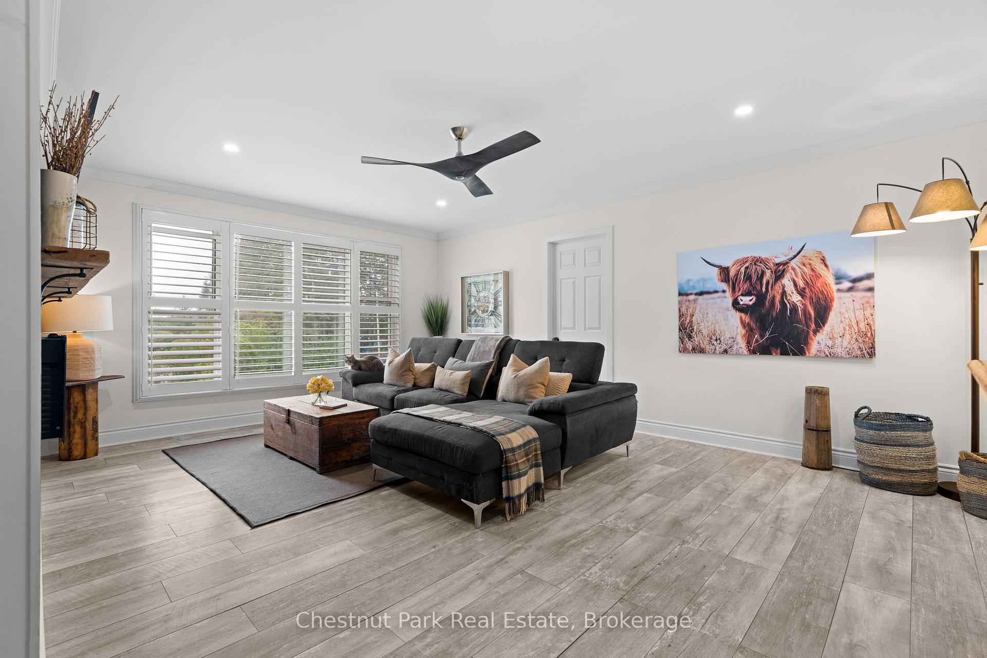5 Bedroom Single Family Home/House's Image 3