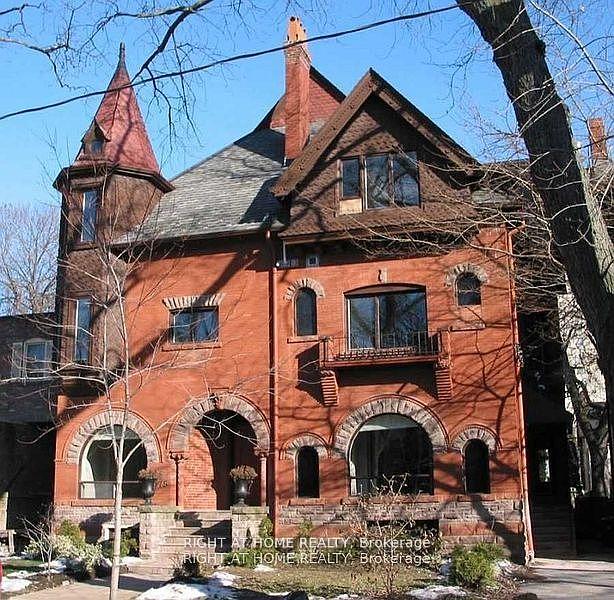 173-175 Madison Avenue Toronto Ontario Canada Sale residential Kamran Ebrahimi Right at Home Realty, Brokerage*